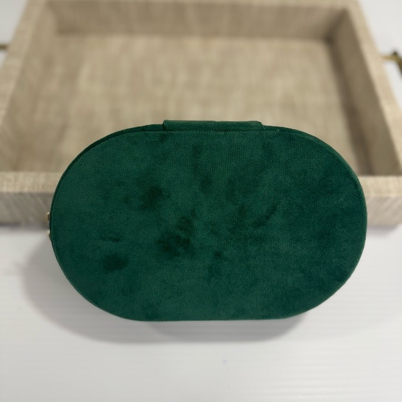 Emerald Velvet Oval Jewelry Case Ring Holder Mirror Pouch NWT - Picture 1 of 7